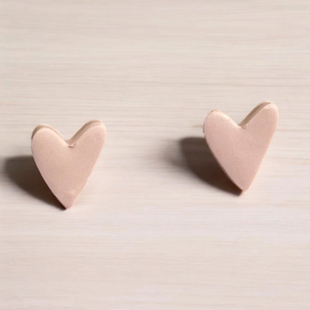 Oblong heart stud earrings