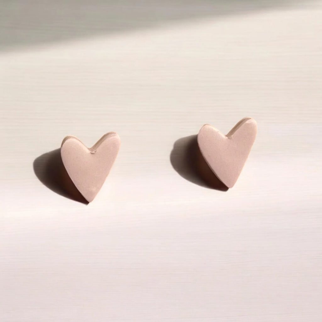 Oblong heart stud earrings