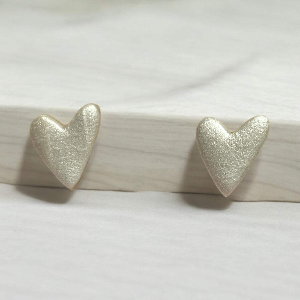 Oblong heart stud earrings